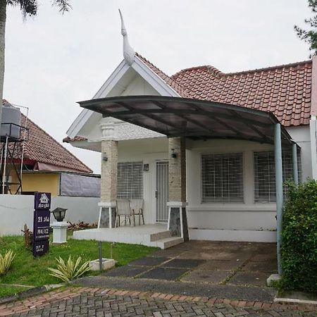 Diyar Villas Puncak M4/12 Buitenkant foto