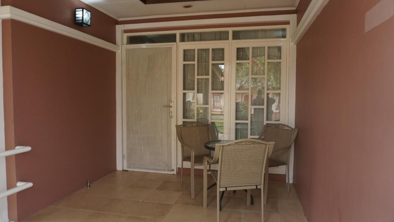 Diyar Villas Puncak M4/12 Buitenkant foto